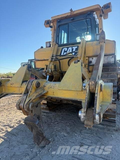CAT D 6 T XL Buldožeri gusjeničari