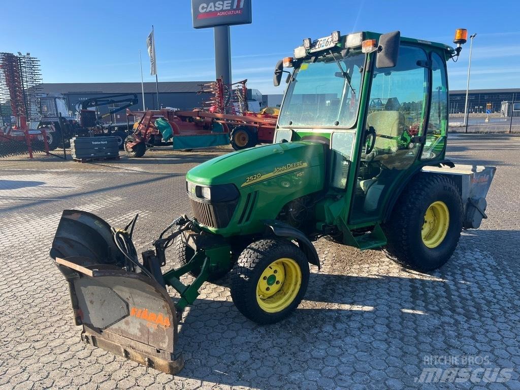 John Deere 2520 HST Kompaktni (mali) traktori