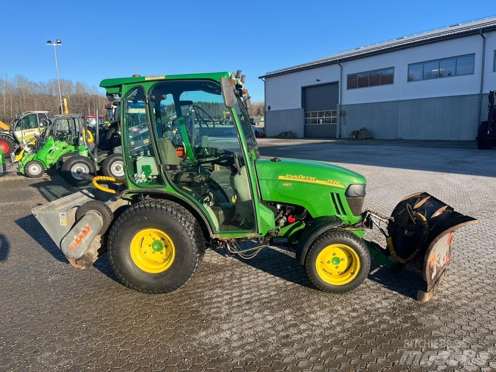 John Deere 2520 HST Kompaktni (mali) traktori