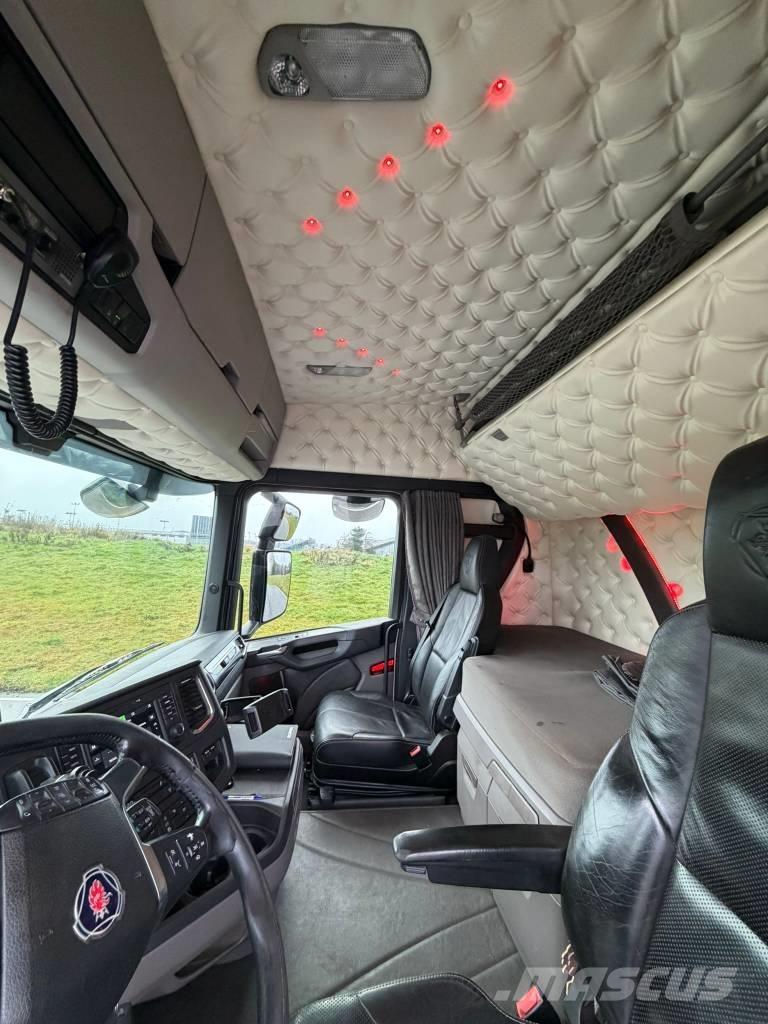 Scania R 500 Rol kiper kamioni s kukama za dizanje