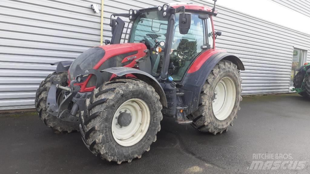 Valtra N 154 Traktori