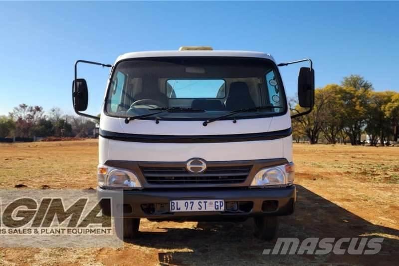 Hino 300 Roll Back Ostali kamioni