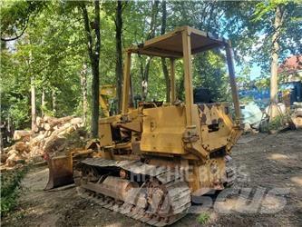 Komatsu D 31 A-17 Buldožeri gusjeničari