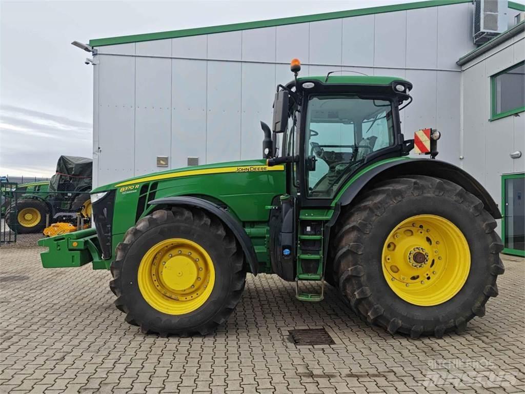 John Deere 8370R Traktori