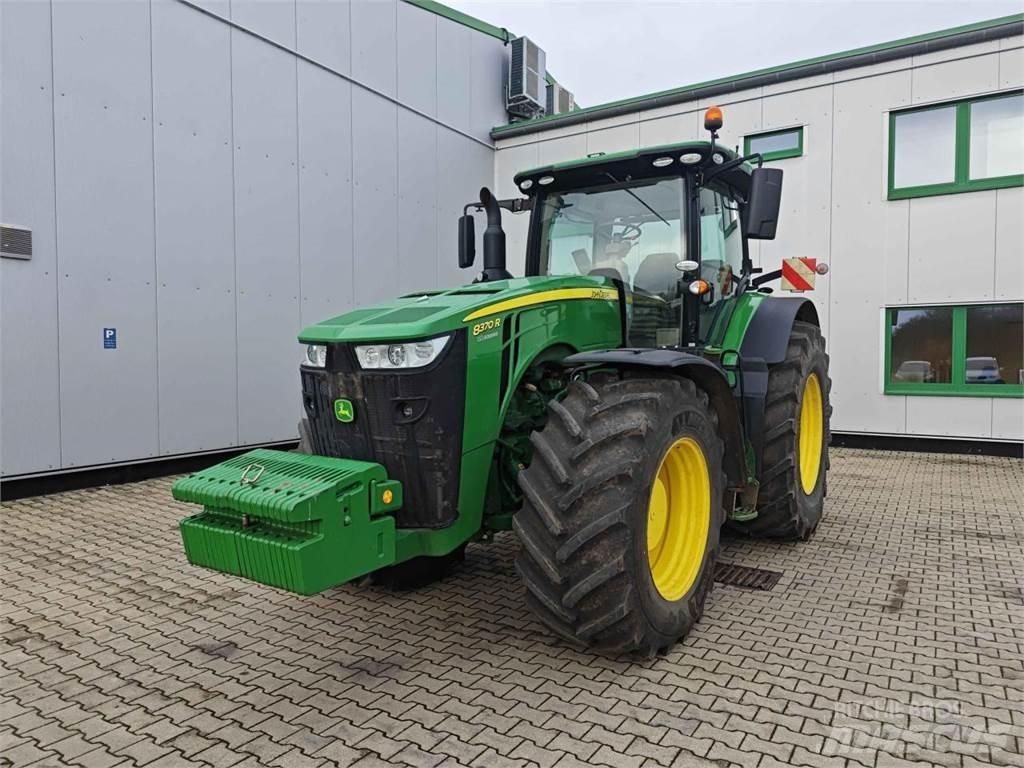 John Deere 8370R Traktori