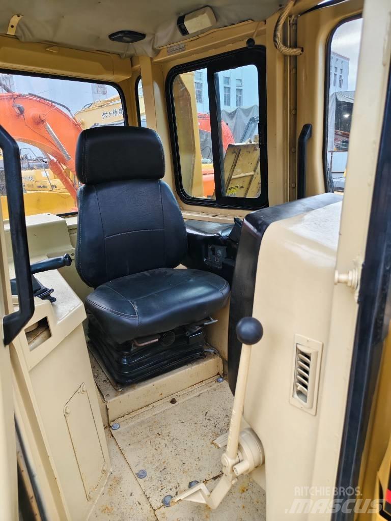 CAT D 7 R Buldožeri gusjeničari