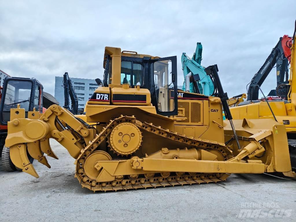 CAT D 7 R Buldožeri gusjeničari