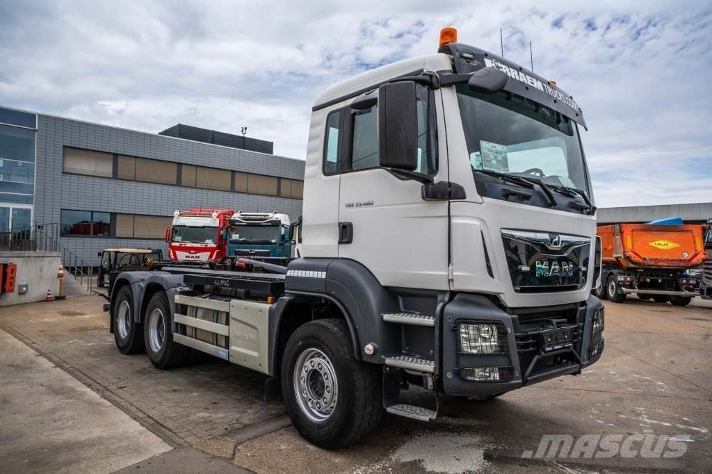 MAN TGS 33.460 BL Rol kiper kamioni s kukama za dizanje