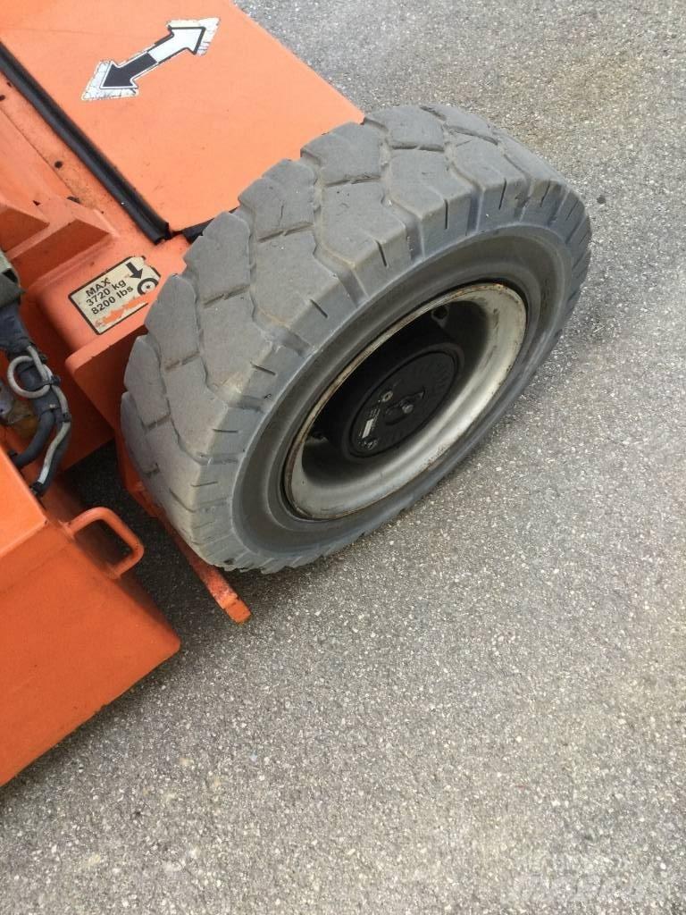 JLG E 300 AJP Zglobne podizne platforme