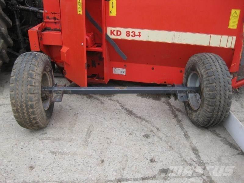 Vicon KD 834. Drugi strojevi za stoku i dodatna oprema