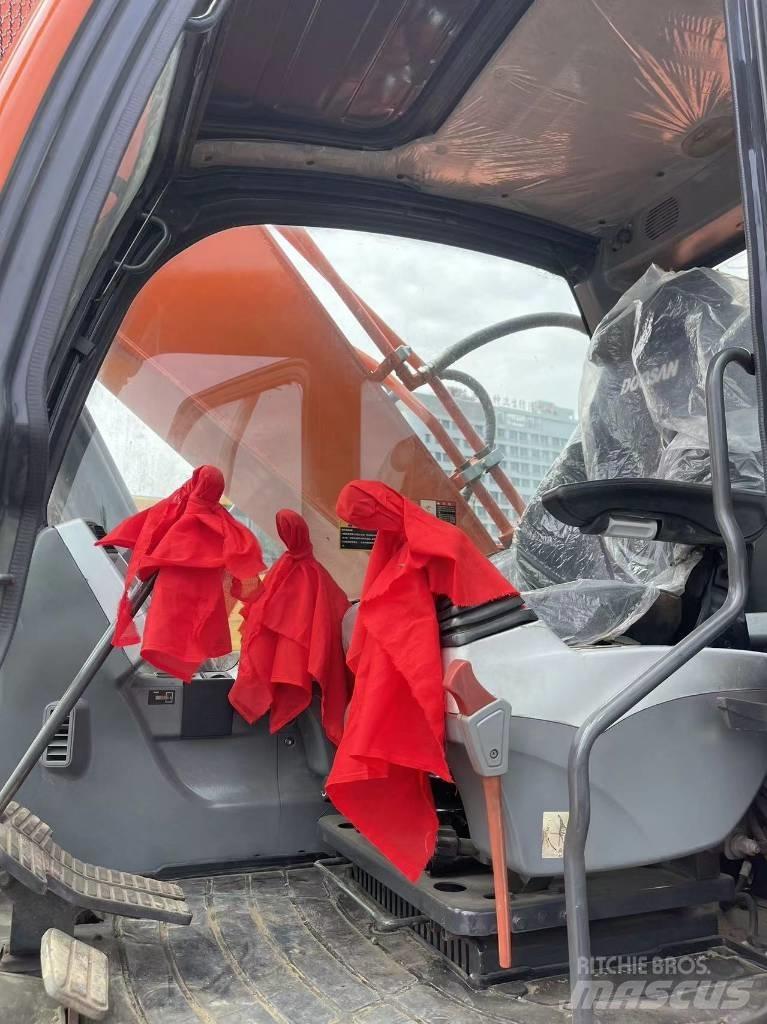Doosan DX 300 LC Bageri gusjeničari