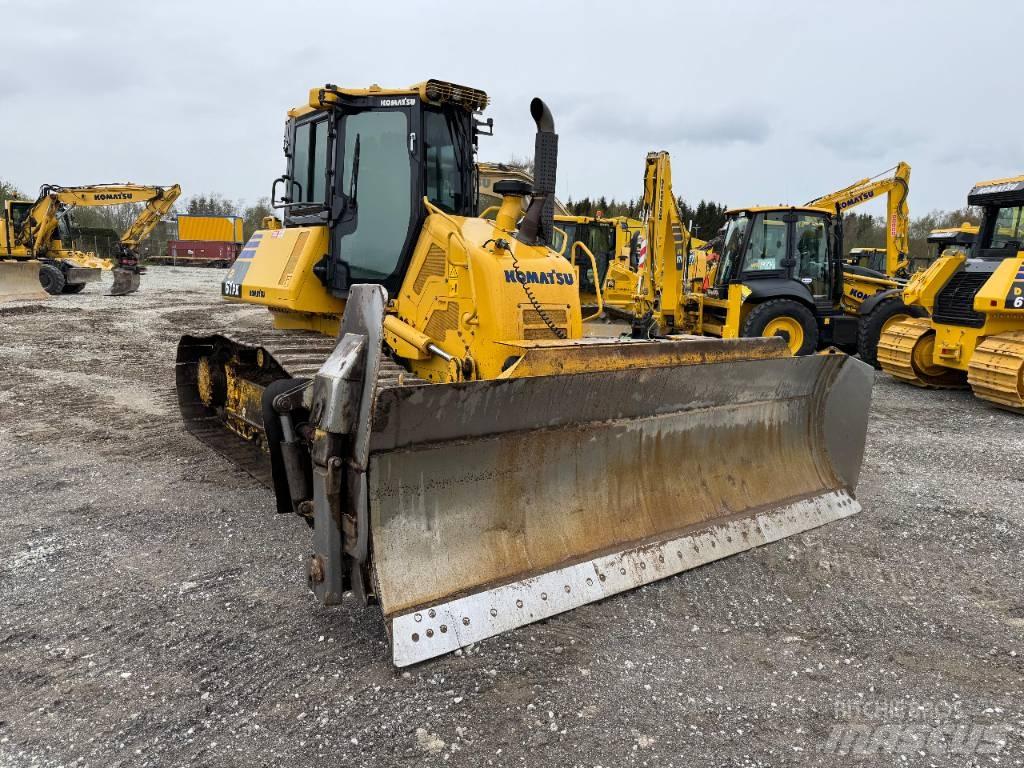 Komatsu D 61 PX-24 Buldožeri gusjeničari