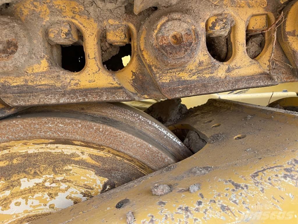 CAT D 6 T EPA Buldožeri gusjeničari