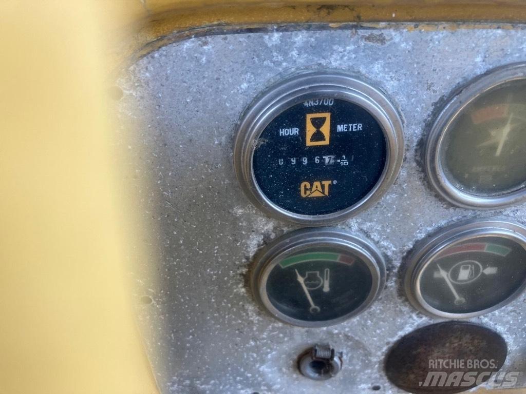 CAT D 9 H Buldožeri gusjeničari