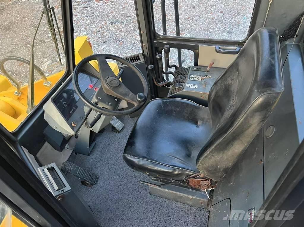 Komatsu WA 320-3 Utovarivači na kotačima