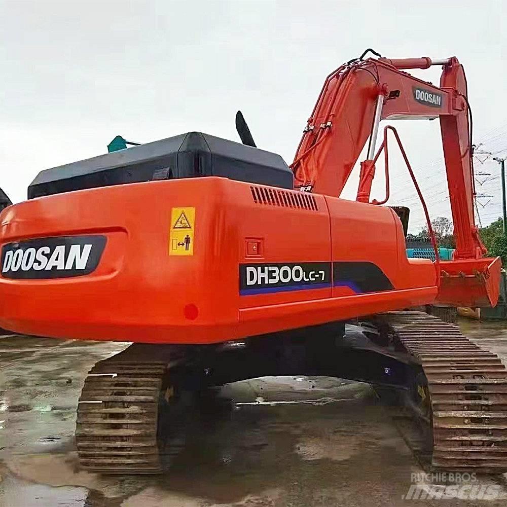 Doosan 300 Bageri gusjeničari
