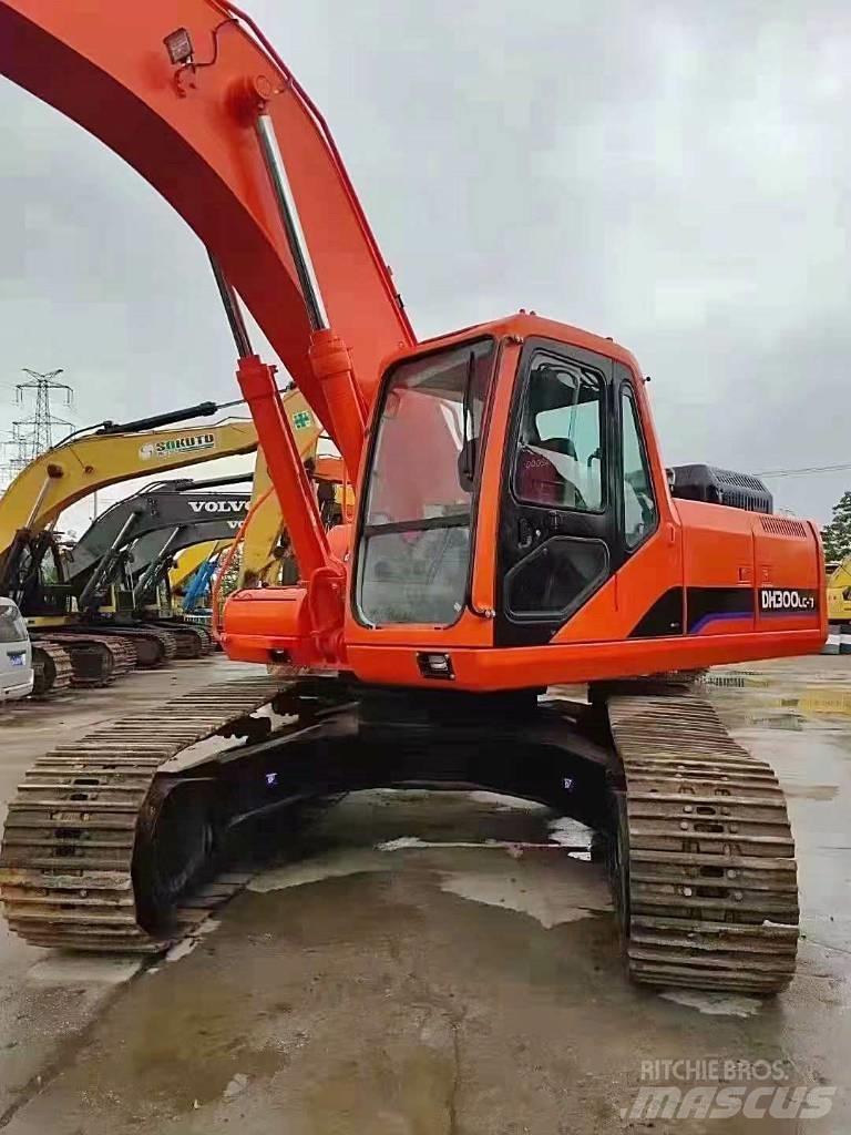 Doosan 300 Bageri gusjeničari