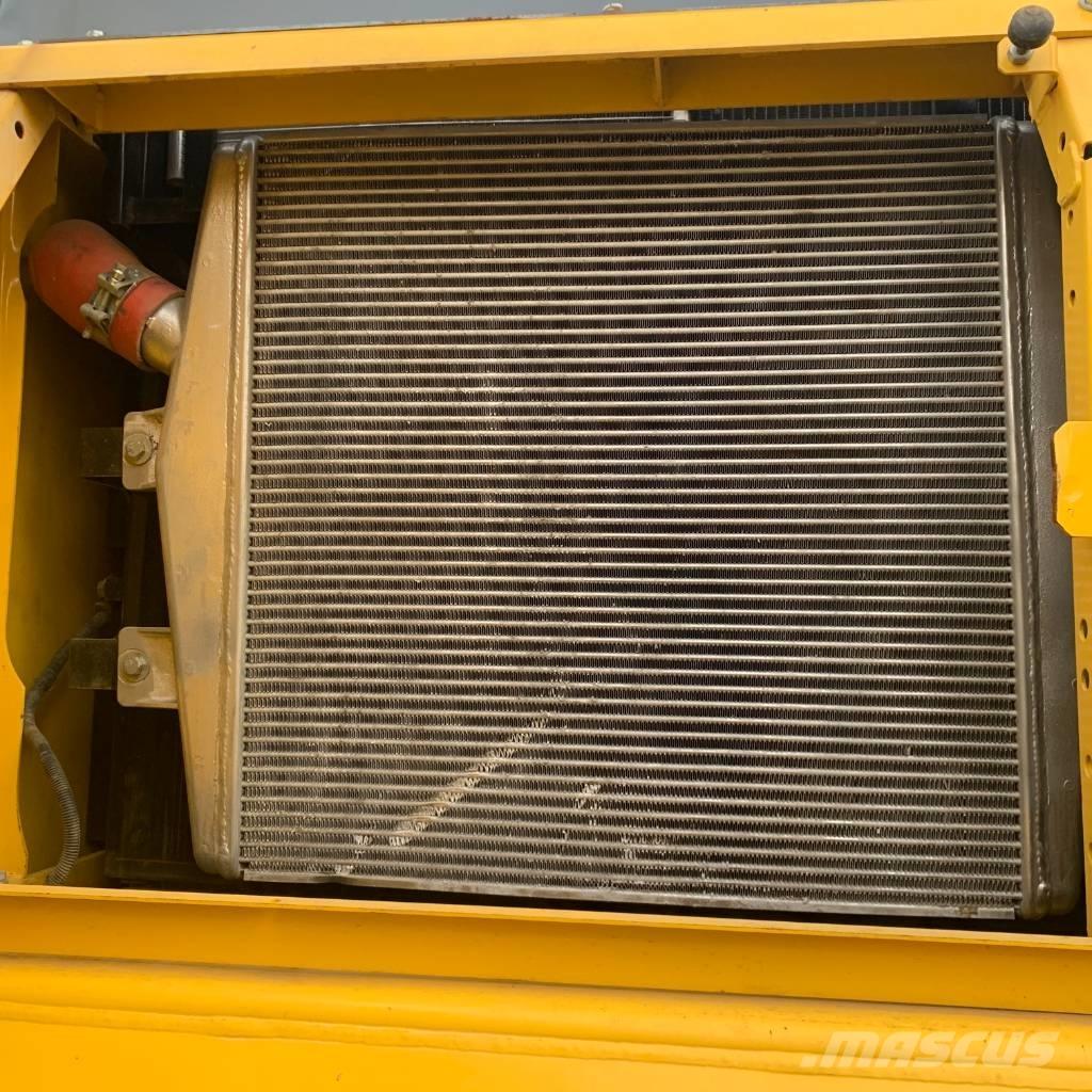 Komatsu PC450-8 Bageri gusjeničari