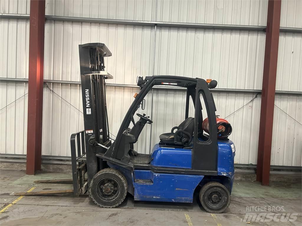 Nissan UD02A20PQ Plinski viličari
