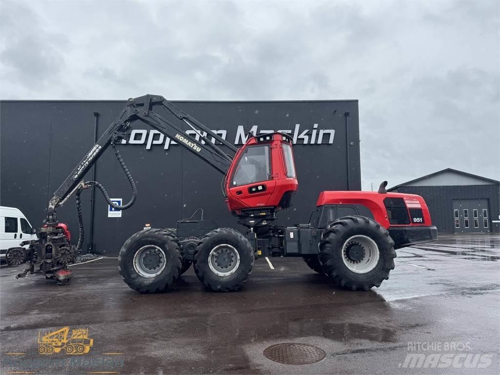 Komatsu 951 Harversteri