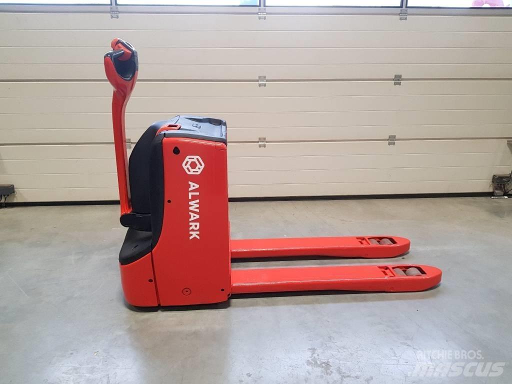 Linde T16 Nisko podizni električni viličar
