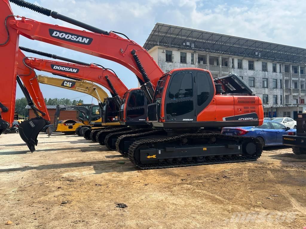 Doosan DX 225 LC Bageri gusjeničari