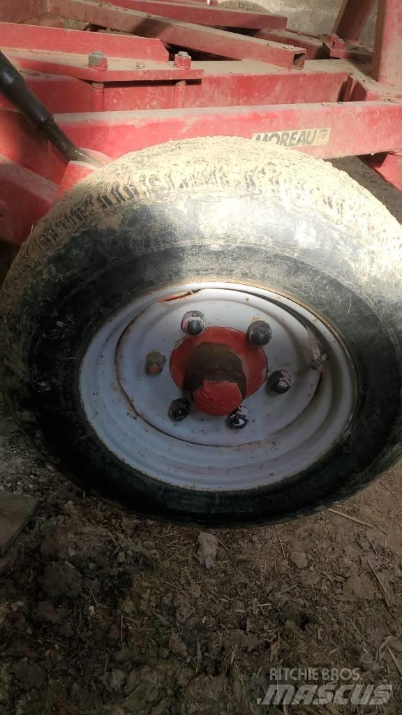Moreau 3 DENTS Međuredni kultivatori