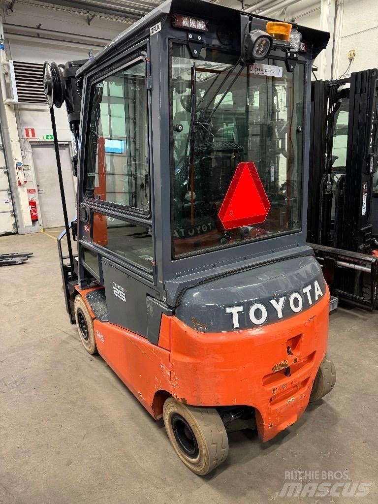 Toyota 8FBMKT25 Električni viličari