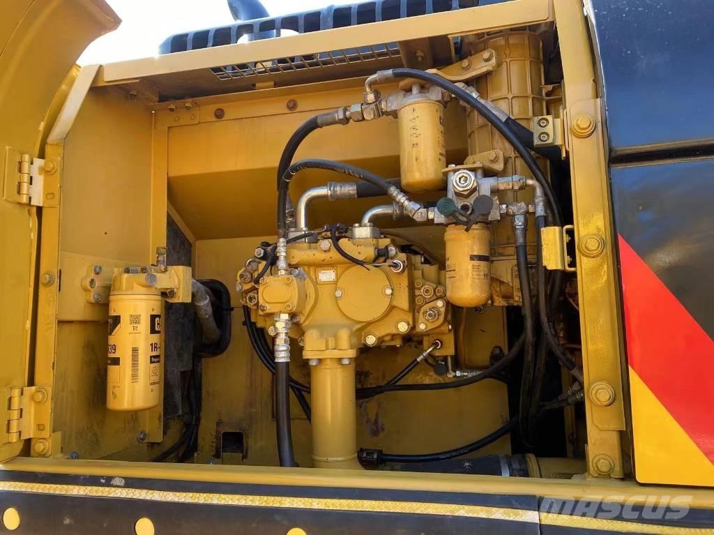 CAT 325 D Bageri gusjeničari