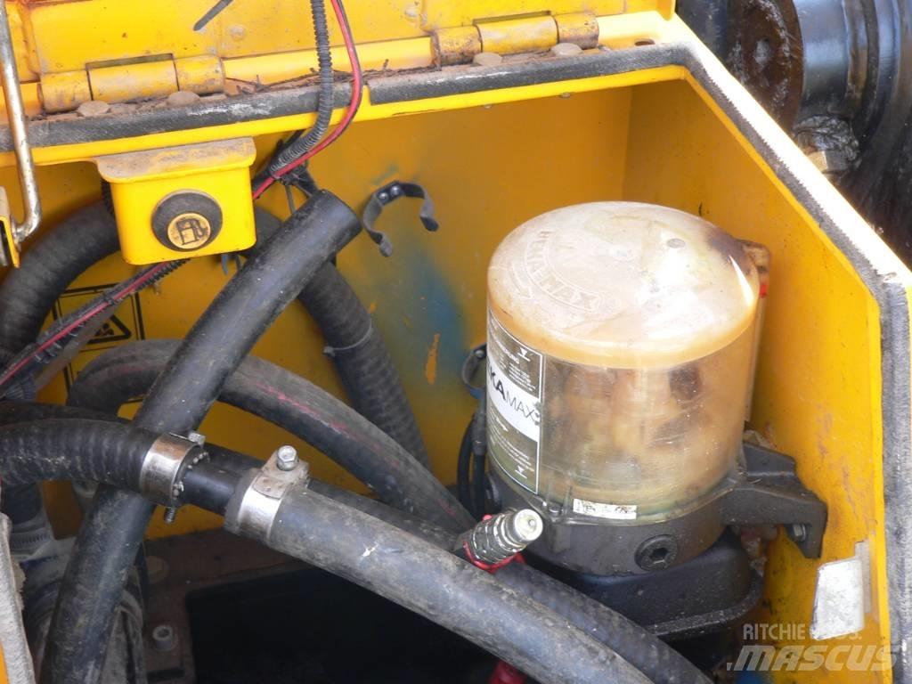 JCB JS 131LC+ Bageri gusjeničari