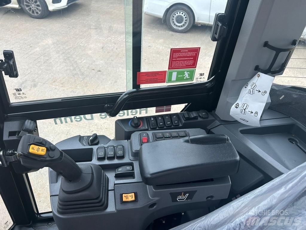 CAT 906 Utovarivači na kotačima