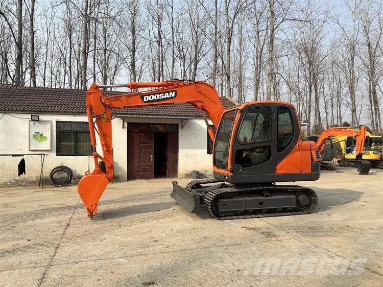 Doosan DX75 Bageri gusjeničari
