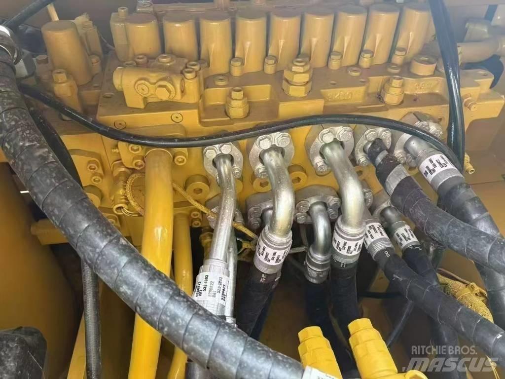 CAT 323GC Bageri gusjeničari
