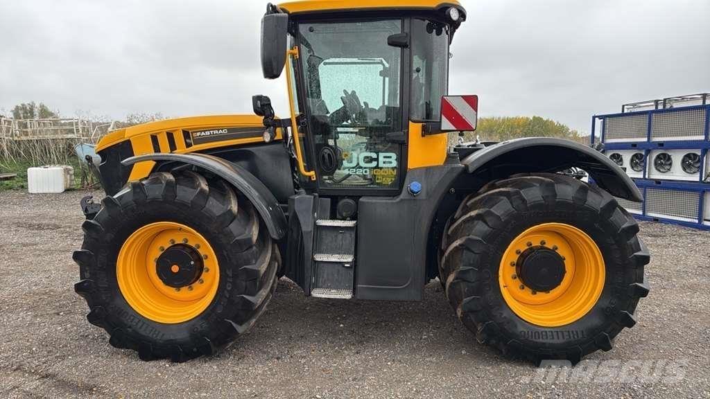JCB Fastrac 4220 Traktori