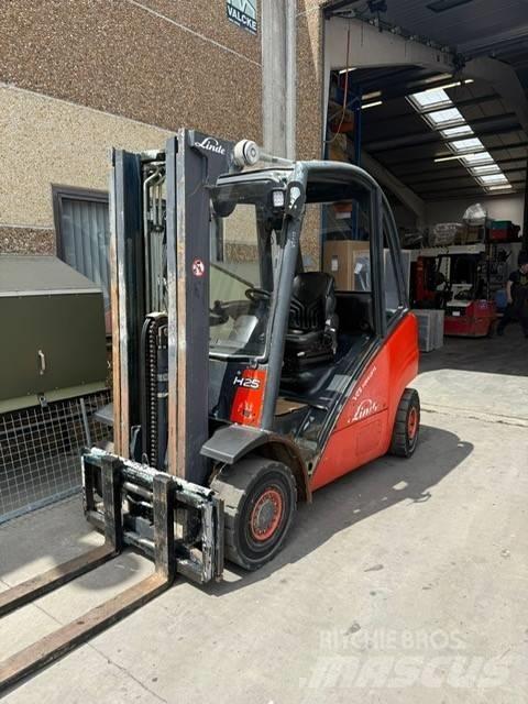 Linde H 25 D Dizelski viličari