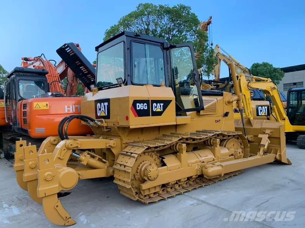 CAT D 6 G Buldožeri gusjeničari