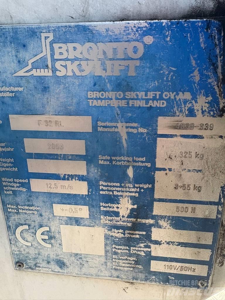 Bronto F32 RL Auto košare