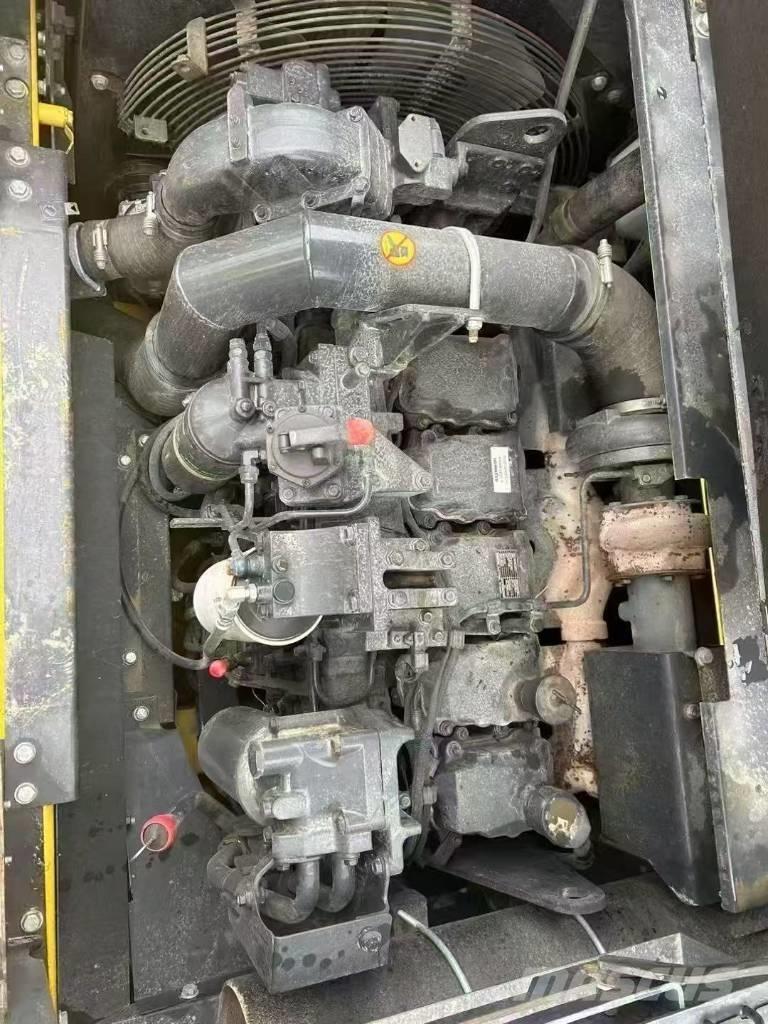 Komatsu 400-8 Bageri gusjeničari