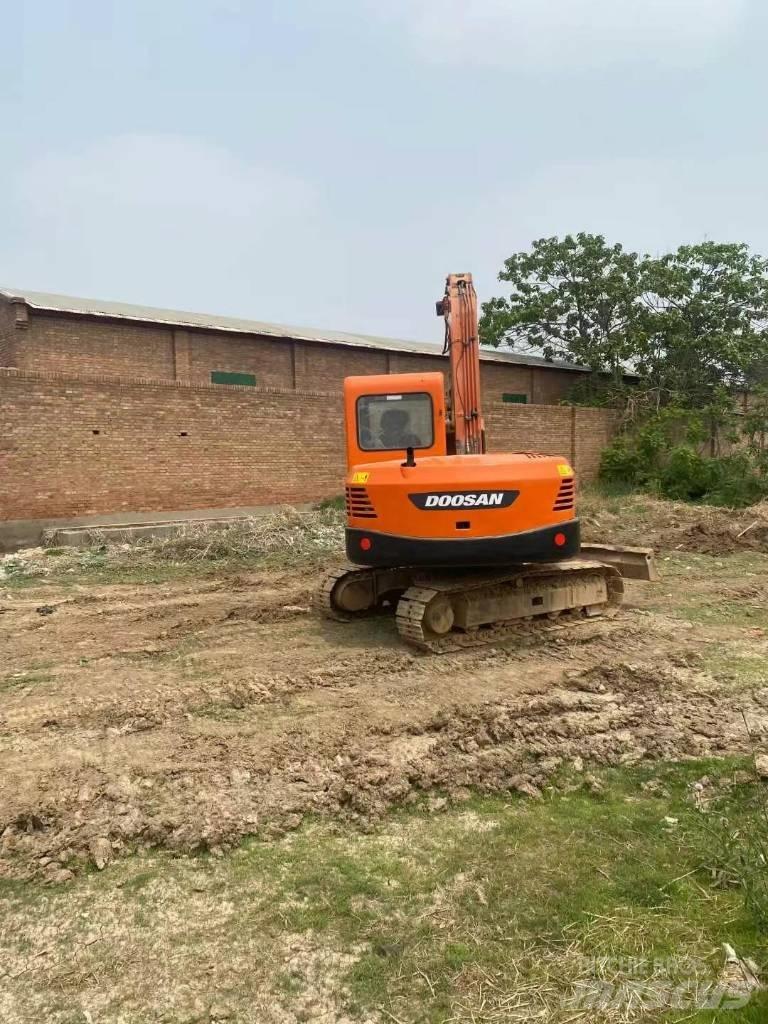 Doosan dx80-9C Bageri gusjeničari