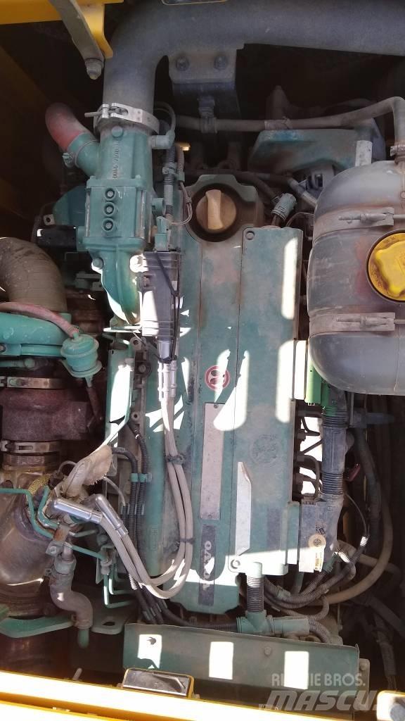 Volvo EC220DL Bageri gusjeničari