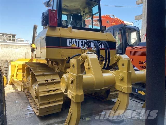 CAT D 6 G Buldožeri gusjeničari