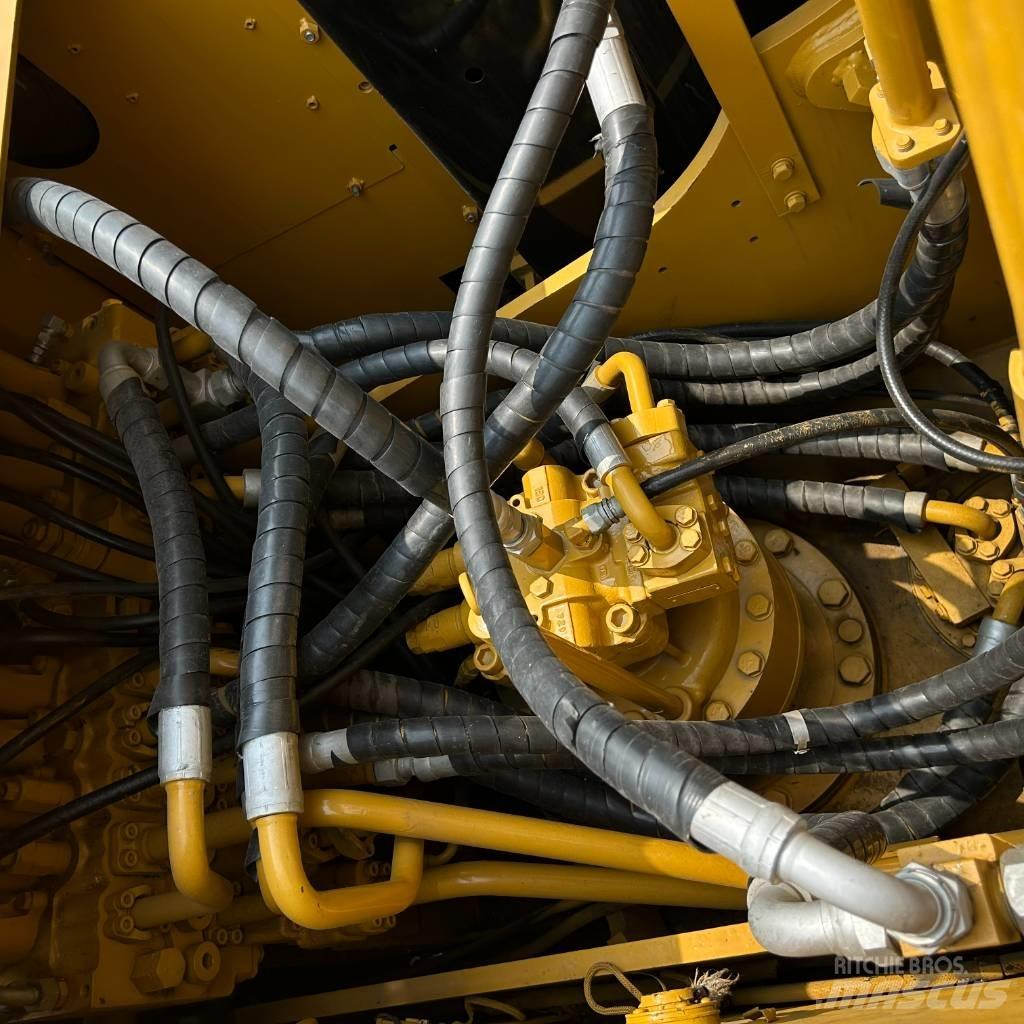 CAT 323D2L Bageri gusjeničari