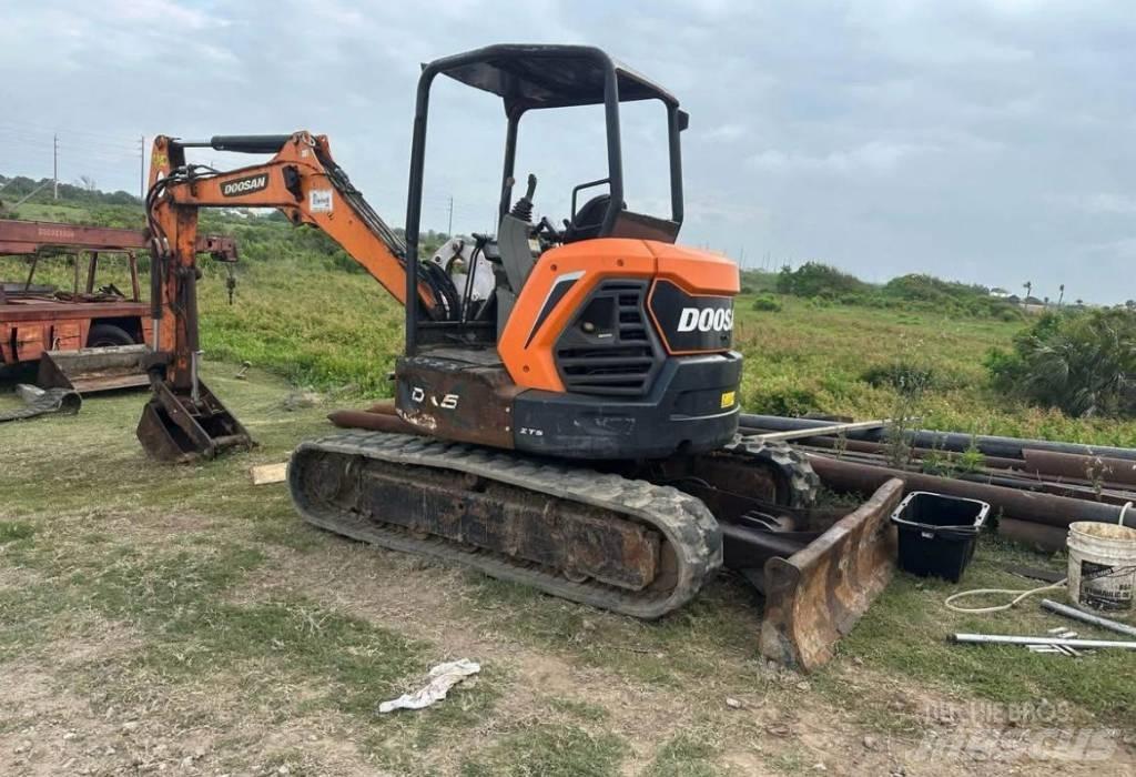 Doosan DX50 Bageri gusjeničari