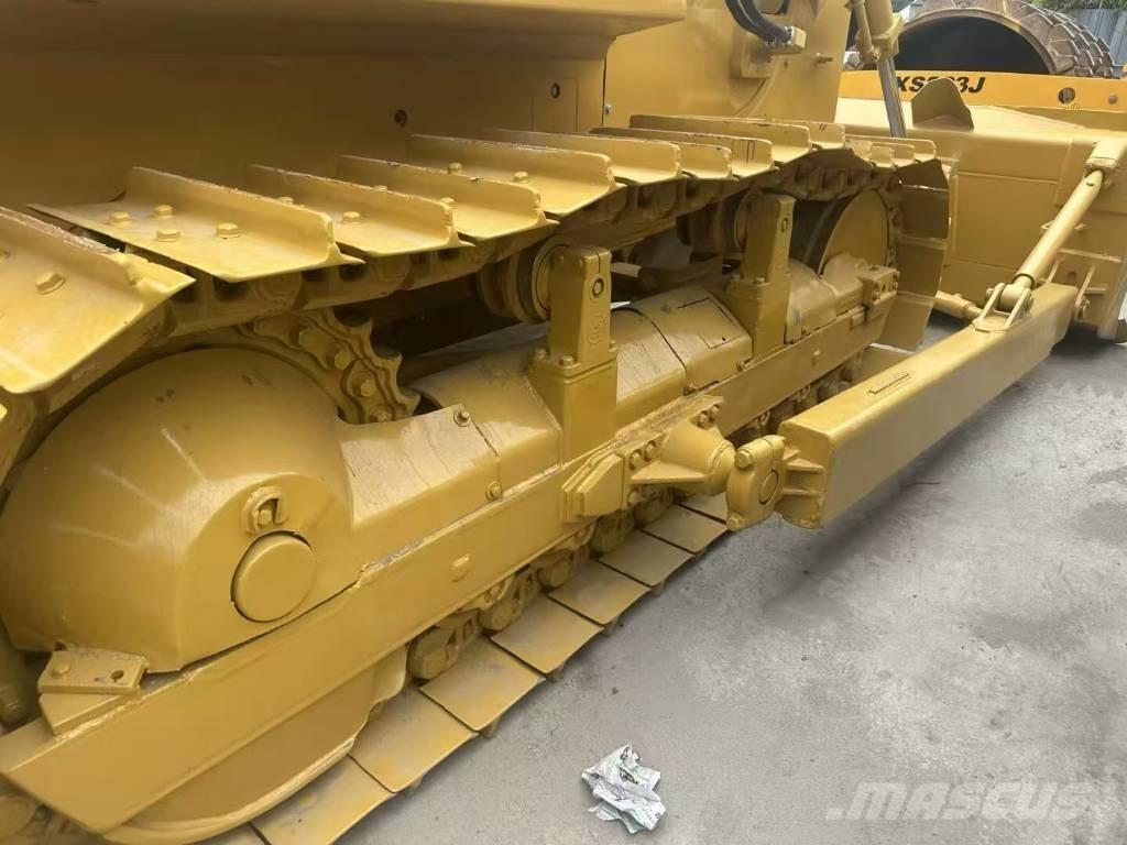 CAT D 6 G Buldožeri gusjeničari
