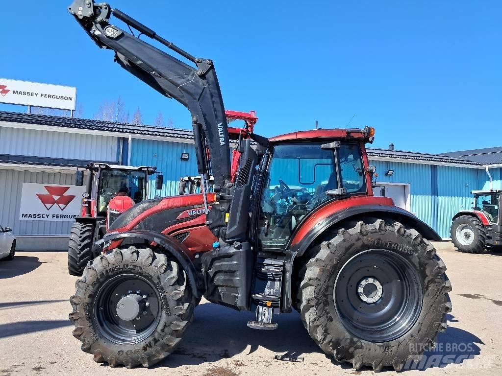 Valtra T215 Versu Traktori