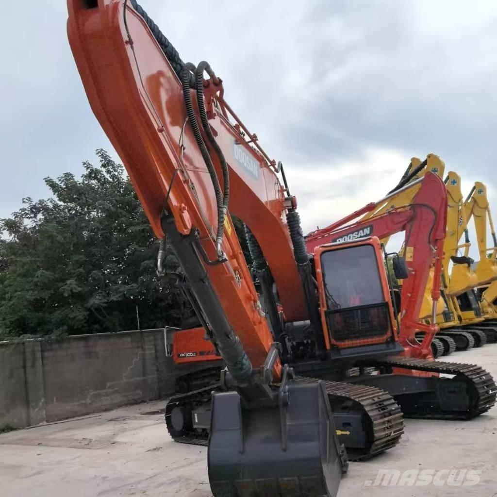 Doosan DX 300 Bageri gusjeničari