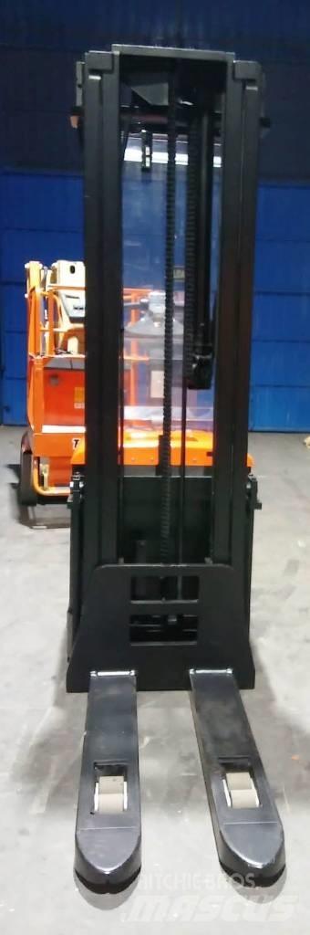 BT SPE 160 Ručni električni viličar