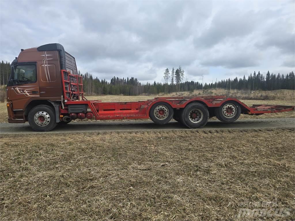 Volvo FM12 8x2 Kamioni za prijevoz šumskih strojeva