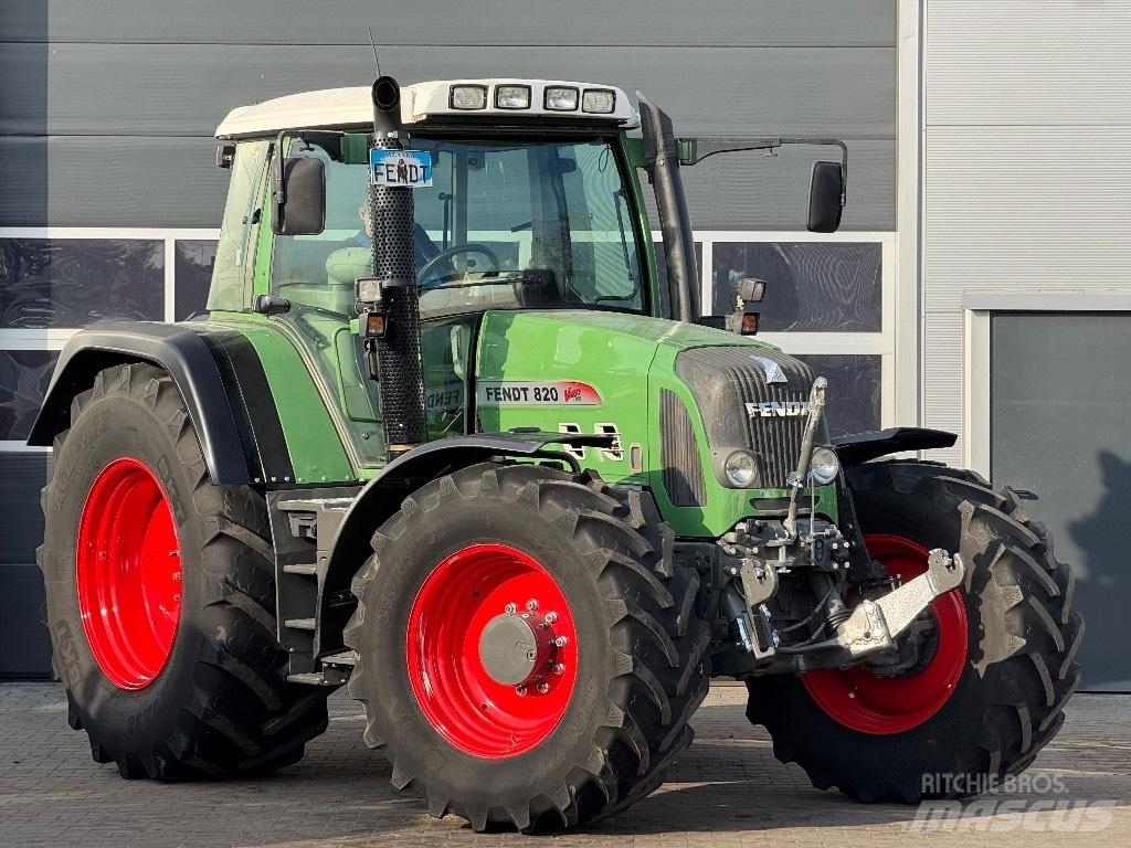 Fendt 820 Vario TMS Traktori