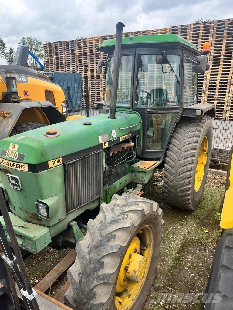 John Deere 3040 Traktori